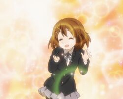  animated animated anime_screenshot bishie_sparkle brown_hair bubble castanets closed_eyes dancing female hair_ornament hairclip happy_state hirasawa_yui imageboard_desourced instrument k-on! lowres non-web_source pantyhose sakuragaoka_high_school_uniform school_uniform short_hair smile solo un_tan winter_uniform 