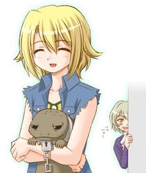  1boy ^_^ blonde_hair blush chains closed_eyes collar denim drooling el_cazador_de_la_bruja ellis_(el_cazador_de_la_bruja) female hug l.a. lizard shiumai short_hair sleeveless smile yellow_eyes 