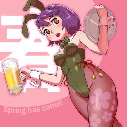  animal_ear_hairband animal_ears beer_mug bow bowtie breasts cup detached_collar fake_animal_ears female fishnet_pantyhose fishnets floral_print from_below fukusuke_hachi-gou green_bow green_bowtie green_leotard hairband highres leotard medium_breasts mug original pantyhose pink_background playboy_bunny purple_hair rabbit_ears rabbit_tail red_eyes short_hair side-tie_leotard solo spring_(season) strapless strapless_leotard tail tray upper_body wrist_cuffs 