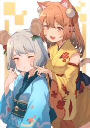  2girls animal_ears blue_kimono brown_hair cat_ears cat_girl cat_tail cheek_poking chinese_zodiac commentary_request detached_sleeves floral_print grey_hair hair_ornament hand_on_another&#039;s_shoulder heart heart-shaped_pupils japanese_clothes kimono long_hair long_sleeves mouse_ears multiple_girls obi one_eye_closed original peroncho poking print_kimono red_eyes sash sleeveless sleeveless_kimono symbol-shaped_pupils tail wide_sleeves year_of_the_rat yellow_kimono yellow_sleeves 