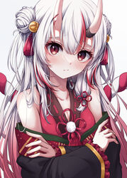  bare_shoulders bell black_kimono blush breasts cleavage closed_mouth crossed_arms double_bun female frilled_sleeves frills gradient_hair hair_bell hair_between_eyes hair_bun hair_ornament highres hololive horns japanese_clothes jingle_bell karashi_(asarikarasi) kimono kouhaku_nawa long_hair long_sleeves looking_at_viewer multicolored_hair nakiri_ayame nakiri_ayame_(1st_costume) off_shoulder red_eyes red_hair rope shimenawa simple_background skin-covered_horns solo streaked_hair tassel upper_body virtual_youtuber white_background white_hair 