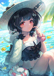  black_shirt blush bow breasts cleavage closed_mouth cloud collarbone crop_top day female granblue_fantasy hairbow hat highres jacket jacket_on_shoulders looking_at_viewer medium_hair mouse_(animal) navel outdoors partially_submerged red_eyes scrunchie shirt sitting small_breasts smile solo strapless strapless_shirt sun_hat vikala_(granblue_fantasy) water white_hat white_jacket wrist_scrunchie yuiko_(yuiyuiko_108) 