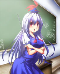  :o blue_hair blush breast_lift breasts chalkboard commentary_request crossed_arms female gradient_hair grey_hair hat kamishirasawa_keine long_hair multicolored_hair okaasan_to_issho red_eyes ryosios sitting solo spoo touhou yagokoro yukkuri_shiteitte_ne 