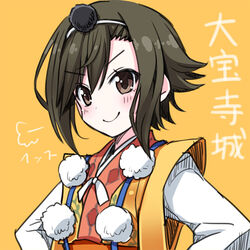  &gt;:) black_hair blush brown_eyes commentary_request daihouji_(oshiro_project) eyebrows female hair_between_eyes hairband japanese_clothes kataginu long_sleeves looking_at_viewer nase orange_background oshiro_project:re photoshop_(medium) pom_pom_(clothes) short_hair simple_background smile solo translation_request v-shaped_eyebrows vest yellow_background 