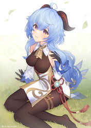  ahoge arm_support bell black_gloves black_legwear blue_hair blush breasts chinese_commentary chinese_knot commentary_request detached_sleeves feet feet_out_of_frame female flower_knot ganyu_(genshin_impact) genshin_impact gloves gold_trim grass highres horns leaf long_hair looking_at_viewer low_ponytail medium_breasts neck_bell no_shoes paid_reward_available partial_commentary pelvic_curtain purple_eyes red_rope rope sidelocks sitting smile solo tassel thighlet thighs vision_(genshin_impact) white_sleeves yellowpaint. yokozuwari 