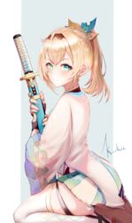  artist_name black_gloves blonde_hair blue_background blue_eyes border closed_mouth english_commentary female fingerless_gloves gloves gradient_nails green_skirt hair_ornament haori highres holding holding_sword holding_weapon hololive japanese_clothes katana kazama_iroha kazama_iroha_(1st_costume) koukie leaf_hair_ornament long_hair looking_at_viewer looking_to_the_side miniskirt outside_border pleated_skirt ponytail sheath sheathed sitting skirt smile solo sword thighhighs two-tone_skirt virtual_youtuber wariza weapon white_border white_skirt white_thighhighs wide_sleeves 