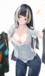  absurdres alternate_costume black_hair blonde_hair blue_pants blush breasts closed_mouth commentary_request cowboy_shot denim female highres holding holding_unworn_clothes hololive hololive_dev_is jeans juufuutei_raden large_breasts long_hair looking_at_object menomeno_draw multicolored_hair pants polka_dot polka_dot_background purple_eyes shirt short_sleeves simple_background solo streaked_hair virtual_youtuber white_background white_shirt 