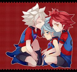  3boys atsuishi_shigeto blush burn gazel heat_(inazuma_eleven) inazuma_eleven inazuma_eleven_(series) kotoko_(oxxxo) lolicon lowres male male_focus multiple_boys nagumo_haruya simple_background suzuno_fuusuke yaoi 