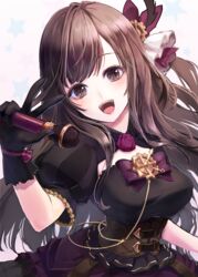  :d bad_anatomy big_head black_gloves black_skirt bow breasts brown_eyes brown_hair commentary diagonal_bangs feathers female flower flower_necklace glove_bow gloves hair_ribbon hairband hand_up head_tilt holding holding_microphone idolmaster idolmaster_shiny_colors jewelry large_breasts long_hair looking_at_viewer microphone misty_cj necklace open_mouth patterned_clothing puffy_short_sleeves puffy_sleeves purple_bow purple_skirt ribbon short_sleeves skirt smile solo star_(symbol) swept_bangs teeth tsukioka_kogane two-tone_skirt underbust upper_body upper_teeth_only v white_background 