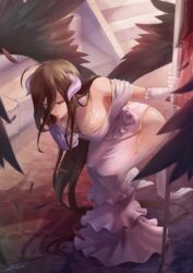  albedo_(overlord) bare_hips bare_shoulders black_hair breasts brown_eyes cleavage commentary downblouse dress english_commentary female highres hip_vent horns johnson_zhuang large_breasts long_hair overlord_(maruyama) smile solo thighs wings 