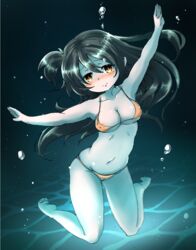  air_bubble barefoot bikini black_hair blush breath bubble commentary_request female freediving highres holding_breath long_hair mochizuki_usagi original smile solo swimming swimsuit underwater 