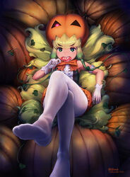  &gt;:) arm_rest armband armpits bare_arms bare_shoulders beleven blonde_hair bow bowtie candy center_frills crossed_legs elbow_rest feet female food foreshortening frilled_shorts frills gloves green_eyes green_hair hair_ornament halloween hand_up highres holding holding_candy holding_food holding_lollipop jack-o&#039;-lantern_(kemono_friends) japari_symbol kemono_friends leaf leaf_hair_ornament leaning_back lollipop long_hair md5_mismatch multicolored_hair no_shoes oerba_yun_fang orange_bow orange_bowtie orange_shorts pantyhose pantyhose_under_shorts plant pumpkin pumpkin_hat shirt shorts sitting sleeveless sleeveless_shirt soles solo twitter_username two-tone_hair v-shaped_eyebrows very_long_hair vines white_gloves white_pantyhose 