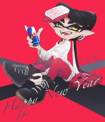  +_+ 2021 :d black_footwear black_hair callie_(splatoon) can commentary earrings english_commentary english_text fangs female food food_on_head gradient_hair happy_new_year highres holding holding_can inkling jewelry logo_parody long_hair looking_at_another mixed-language_commentary mole mole_under_eye multicolored_hair new_year object_on_head off-shoulder_sweater off_shoulder okome_2g2g open_mouth pantyhose pointy_ears purple_pantyhose red_background red_bull red_hair shirt_straps shoes sitting smile sneakers solo splatoon_(series) straight-laced_footwear sushi sweater swept_bangs tentacle_hair twitter_username very_long_hair white_sweater yellow_eyes 