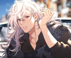  1boy adjusting_hair alternate_costume bad_id bad_twitter_id bishounen black_shirt blue_sky blurry close-up depth_of_field fate/grand_order fate_(series) grey_scarf long_hair male_focus merlin_(camelot_&amp;_co)_(fate) merlin_(fate) onegingek outdoors parted_lips purple_hair scarf shirt sky solo tucking_hair upper_body 