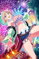  aerial_fireworks architecture armpits bag bare_shoulders blush bow breasts building east_asian_architecture female fireworks fireworks_print green_eyes groin hachimaki hair_between_eyes hair_ornament hairclip hanabi_(senran_kagura) headband highres japanese_clothes lantern large_breasts light_particles linea_alba looking_at_viewer miniskirt navel night official_art open_mouth orange_hair paper_lantern red_stripes sandals senran_kagura senran_kagura_estival_versus shiny_skin short_hair skirt smile solo striped striped_tank_top tank_top teeth third-party_source tongue tree upper_teeth_only waist_bow yaegashi_nan 