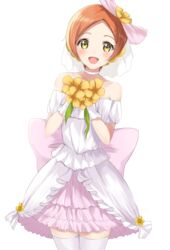  :d back_bow bare_shoulders bouquet bow brown_eyes brown_hair collarbone commentary dress female flower forehead gloves hair_flower hair_ornament hands_up highres holding holding_bouquet hoshizora_rin love_live! love_live!_school_idol_project love_wing_bell off-shoulder_dress off_shoulder open_mouth parted_bangs pink_bow short_hair simple_background sin_(sin52y) smile solo thighhighs white_background white_dress white_gloves white_thighhighs yellow_flower 