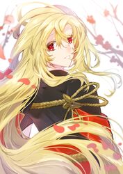  absurdres armor black_dress blonde_hair blurry blurry_background dress eyelashes falling_petals female floating_hair from_behind highres long_hair looking_back onasu_(sawagani) onikiri_yasutsuna petals red_eyes rope shoulder_armor sidelocks smile solo teeth tenka_hyakken upper_body 