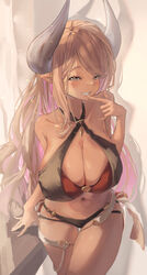  belt bikini blonde_hair blush breasts cleavage colored_inner_hair dark-skinned_female dark_skin draph eyelashes female granblue_fantasy grin highres horns junkichi_gbf kumbhira_(granblue_fantasy) kumbhira_(summer)_(granblue_fantasy) large_breasts layered_bikini multicolored_hair naughty_face navel pink_hair pointy_ears smile solo swimsuit teeth thigh_gap white_belt yellow_eyes 