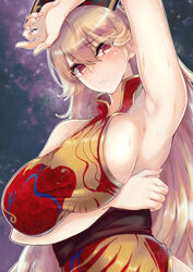  arm_up armpits bare_arms bare_shoulders black_sash blonde_hair blush breast_hold breasts commentary_request female hair_between_eyes head_tilt headdress highres junko_(touhou) kurokan_(kokkyou_oudan) large_breasts long_hair looking_at_viewer outline red_eyes sash solo sweat tabard touhou upper_body white_outline 