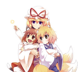  3girls animal_ears bad_link blonde_hair brown_eyes brown_hair cat_ears chen fox_ears fox_tail kiji_(manekinuko-tei) multiple_girls purple_eyes tail touhou yakumo_ran yakumo_yukari yellow_eyes 