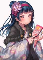  beige_background black_capelet black_hakama blue_hair blush capelet commentary_request female floral_print flower fur-trimmed_capelet fur_trim fuyuzima hagoita hair_bun hair_flower hair_ornament hairband hairpin hakama hakama_skirt highres japanese_clothes kimono long_hair looking_at_viewer love_live! love_live!_sunshine!! new_year paddle purple_eyes simple_background single_side_bun skirt smile solo tsushima_yoshiko 