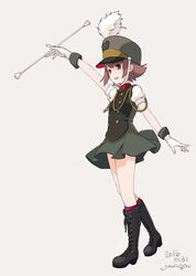  artist_name band_uniform black_footwear boots brown_eyes brown_hair cross-laced_footwear dated female flipped_hair full_body gloves green_footwear grey_background hat highres knee_boots kokudou_juunigou lace-up_boots marching_band_baton photoshop_(medium) puffy_short_sleeves puffy_sleeves shako_cap short_hair short_sleeves signature simple_background smile solo standing twirl_baton wanda_(wonder_festival) white_gloves wonder_festival wonder_festival_mascots 