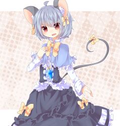  ahoge animal_ears argyle_background bad_id bad_pixiv_id bow capelet embellished_costume female gem grey_hair hairbow jewelry kozakura_(dictionary) long_sleeves looking_at_viewer mouse_ears mouse_tail nazrin necklace open_mouth pendant red_eyes shirt short_hair skirt skirt_set solo tail tail_bow tail_ornament touhou 