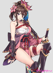  &gt;:) arm_guards armor artist_name bandages bare_shoulders black_sash breasts brown_hair cleavage clothes_between_thighs commentary dragalia_lost feet_out_of_frame female flower ge-b greaves grey_background hair_between_eyes hair_flower hair_ornament holding holding_sword holding_weapon invisible_chair japanese_clothes katana kimono large_breasts long_sleeves looking_at_viewer obi pelvic_curtain pink_flower pink_kimono ponytail purple_eyes reverse_grip sarashi sash scabbard sheath sheathed short_hair shoulder_armor sidelocks sitting skindentation smile solo sword thigh_strap thighs twitter_username v-shaped_eyebrows weapon wide_sleeves yachiyo_(dragalia_lost) 