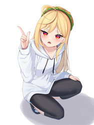  absurdres ahoge black_pants blonde_hair burger commentary drawstring female food full_body hamburger_hat hand_up hat highres hood hood_down hoodie index_finger_raised jingburger korean_commentary long_hair long_hoodie long_sleeves looking_at_viewer oerba_yun_fang open_mouth pants red_eyes shadow shoes simple_background slit_pupils solo squatting uneven_eyes virtual_youtuber waktaverse white_background white_hoodie ziro_(zirorong) 