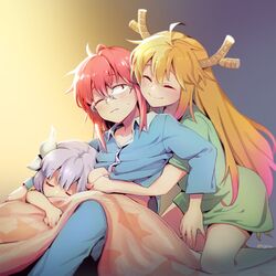  3girls ahoge bed_sheet blonde_hair blunt_bangs blush closed_eyes commentary_request dragon_girl dragon_horns family glasses gradient_hair happy highres horns hug hug_from_behind kanna_kamui kobayashi-san_chi_no_maidragon kobayashi_(maidragon) korean_commentary light_purple_hair lolicon long_hair multicolored_hair multiple_girls nightea no_tail one_eye_closed pajamas pink_hair simple_background sleeping smile sweatdrop tohru_(maidragon) twitter_username under_covers yuri 