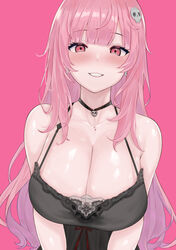  black_choker black_nightgown blunt_bangs breasts choker cleavage commentary earrings female hair_ornament highres hololive hololive_english jewelry large_breasts long_hair looking_at_viewer messy_hair mori_calliope mori_calliope_(sleepwear) nightgown official_alternate_costume parted_lips pink_background pink_hair red_eyes shiny_skin skull_choker skull_earrings skull_hair_ornament smile solo symbol-only_commentary virtual_youtuber wennananyan 