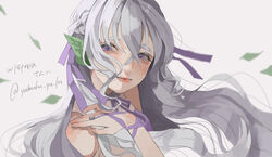  absurdres bare_shoulders closed_mouth clothing_cutout commentary_request commission falling_leaves female floating_hair grey_background grey_hair hair_ribbon hand_up highres leaf long_hair looking_at_viewer original purple_eyes purple_ribbon ribbon shoulder_cutout simple_background skeb_commission solo upper_body yudouhu_(yudouhu_yu_102) 