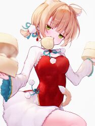  ahoge alternate_costume animal_ears bamboo_steamer blonde_hair blush breasts cat_ears cat_girl cat_tail china_dress chinese_clothes commentary_request dress earrings extra_ears female food frilled_skirt frills hair_ornament highres holding holding_bamboo_steamer indie_virtual_youtuber jewelry jitome leg_up long_sleeves medium_breasts mouth_hold nekoponchiar pom_pom_(clothes) pom_pom_hair_ornament red_dress shigure_ui_(vtuber) short_hair shrug_(clothing) simple_background skirt solo steamed_bun tail upper_body virtual_youtuber white_background white_shrug white_skirt 