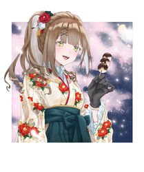  absurdres black_gloves blush chinese_commentary female finellen flower food girls&#039;_frontline girls&#039;_frontline_neural_cloud gloves green_eyes hair_flower hair_ornament hairclip hakama highres holding holding_food japanese_clothes kimono light_brown_hair long_hair looking_at_viewer open_mouth ponytail sakuya_(neural_cloud) simple_background smile solo teeth upper_body upper_teeth_only white_day wide_sleeves 