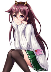  absurdres black_thighhighs brown_hair closed_mouth fake_horns feet_out_of_frame female green_skirt hair_between_eyes highres horned_headwear horns kantai_collection kisaragi_(kancolle) kisaragi_(setsubun_mode)_(kancolle) long_hair long_sleeves pleated_skirt purple_hair ribbed_sweater ruin_re_birth simple_background skirt smile solo sweater thighhighs white_background white_sweater yellow_eyes 