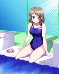  arm_support blue_eyes blue_one-piece_swimsuit blush breasts brown_hair chain-link_fence cleavage collarbone commentary_request competition_swimsuit covered_navel diving_block female fence goggles highleg large_breasts legs love_live! love_live!_sunshine!! one-piece_swimsuit pool short_hair smile solo swim_cap swimsuit thighs twitter_username watanabe_you yukito_kitto 