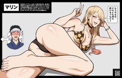  1boy absurdres ass barbell_piercing bead_bracelet beads bikini black_bikini black_border black_choker blonde_hair blush border bracelet breasts choker cleavage colored_tips commentary ear_piercing earrings fake_nails feet female floral_print foot_out_of_frame gojou_wakana grey_background grin gyaru highres industrial_piercing jewelry kitagawa_marin large_breasts legs long_hair mikey_pie multicolored_hair piercing pink_nails print_bikini qr_code red_eyes smile solo_focus sono_bisque_doll_wa_koi_wo_suru swimsuit thighs toenails toes translation_request 