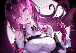  absurdres bare_shoulders breasts clothing_cutout commentary eyewear_on_head female gloves grin hair_between_eyes hamonji hand_up head_tilt highres honkai:_star_rail honkai_(series) jewelry kafka_(honkai:_star_rail) long_hair looking_at_viewer medium_breasts parted_lips purple_eyes purple_gloves purple_hair purple_lips ring round_eyewear shirt shoulder_cutout smile solo sunglasses upper_body white_shirt 