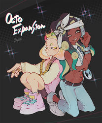  2girls 2gold back-to-back bad_id bad_tumblr_id black_background black_hair copyright_name crop_top cropped_sweater crown dark-skinned_female dark_skin english_text full_body green_eyes grin headphones highres inkling jewelry long_hair looking_at_viewer marina_(splatoon) midriff mole mole_under_mouth multiple_girls navel octoling pearl_(splatoon) ring simple_background smile sparkle splatoon_(series) splatoon_2 splatoon_2:_octo_expansion tentacle_hair thumb_ring white_hair yellow_eyes 