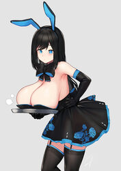  animal_ears armpits backless_dress backless_outfit bare_shoulders black_bow black_dress black_gloves black_hair black_thighhighs blue-eyed_girl_(hayabusa) blue_eyes bow bowtie breast_lift breast_rest breasts breasts_on_tray carried_breast_rest carrying cleavage commentary_request dress elbow_gloves fake_animal_ears feet_out_of_frame female floral_print garter_straps gloves grey_background hand_on_own_hip hayabusa_(vert_320) highres holding holding_tray huge_breasts leaning_forward long_hair low_neckline mole mole_on_breast original print_dress rabbit_ears simple_background slit_pupils solo standing strapless strapless_dress thighhighs tray zettai_ryouiki 