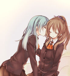  2girls aki_(o2x_x2o) bad_id bad_pixiv_id brown_hair closed_eyes green_hair hair_ornament kantai_collection kissing kumano_(kancolle) long_hair multiple_girls ponytail sitting sleeping suzuya_(kancolle) yuri 