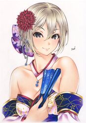  bad_id bad_twitter_id bare_shoulders blue_sash breasts cleavage collarbone colored_pencil_(medium) commentary_request detached_collar detached_sleeves earrings female floral_print flower folding_fan grey_eyes grey_hair hair_between_eyes hair_flower hair_ornament hand_fan highres holding holding_fan idolmaster idolmaster_cinderella_girls idolmaster_cinderella_girls_starlight_stage inuono_mama japanese_clothes jewelry kimono looking_at_viewer medium_breasts pendant sash shiomi_syuko short_hair signature simple_background smile solo traditional_media upper_body white_background white_kimono 