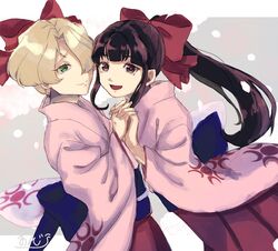  2girls black_hair blue_bow bow brown_eyes cosplay flat_chest hair_over_one_eye hairbow highres holding_hands janome_(batako) japanese_clothes kimono long_hair looking_at_viewer maria_tachibana multiple_girls one_eye_covered pink_kimono ponytail red_bow red_skirt sakura_taisen shinguuji_sakura shinguuji_sakura_(cosplay) short_hair skirt smile 