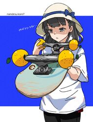  absurdres black_hair black_pants blue_bow blue_ribbon bow commentary cowboy_shot female food foreshortening fruit goumonsha grey_eyes hat highres holding holding_food long_hair mandarin_orange no pants ribbon romaji_text shiraishi_yuzuki shirt short_sleeves simple_background skateboard solo sora_yori_mo_tooi_basho staring translation_request white_shirt 