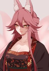  alternate_costume animal_ear_fluff animal_ears breasts cleavage evil_smile eyelashes fate/grand_order fate_(series) female fox_ears half-closed_eyes highres japanese_clothes kimono koyanskaya_(fate) large_breasts long_hair looking_to_the_side moyashi_(momoyashi_321) pink_hair smile solo tamamo_(fate) upper_body very_long_hair 