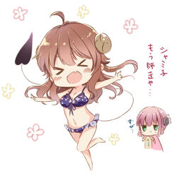  &gt;_&lt; 2girls ahoge bare_arms bikini blue_bikini blush breasts brown_hair chibi chiyoda_momo cleavage cold commentary curled_horns demon_girl demon_horns demon_tail floating_hair frilled_bikini frills green_eyes hair_between_eyes hair_ornament horns jitome lilith_(machikado_mazoku) long_hair machikado_mazoku medium_breasts multiple_girls nanami_ayane_(kusunoki5050) navel oerba_yun_fang open_mouth outstretched_arms pink_hair polka_dot polka_dot_bikini runny_nose simple_background skin_fang snot solo_focus standing standing_on_one_leg swimsuit tail tail_raised translated v-shaped_eyebrows white_background x_hair_ornament yoshida_yuuko_(machikado_mazoku) 