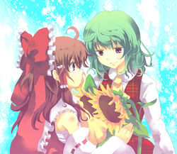  2girls akarino_(yucco) ascot bad_id bad_pixiv_id bow brown_hair detached_sleeves eye_contact flower green_hair hair_tubes hairbow hakurei_reimu hand_on_another&#039;s_face kazami_yuuka light_smile looking_at_another multiple_girls plaid plaid_skirt plaid_vest red_eyes sarashi skirt skirt_set smile sunflower touhou unmoving_pattern vest 