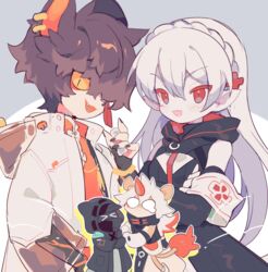  &gt;_&lt; 1other 2boys :d aak_(arknights) androgynous animal_ears arknights armband bad_id bad_twitter_id braid brown_fur cat_boy cat_ears chibi colored_sclera colored_skin commentary_request crown_braid doctor_(arknights) dog_boy earrings female furry furry_male grey_background hair_over_one_eye horns hung_(arknights) jewelry messy_hair multiple_boys o_o oerba_yun_fang open_mouth peroppafu red_eyes single_horn smile two-tone_fur warfarin_(arknights) white_fur white_hair white_skin yellow_sclera 