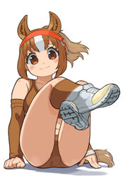  animal_ear_fluff animal_ears bare_shoulders bridle brown_buruma brown_eyes brown_hair brown_sports_bra buruma chestnut_thoroughbred_(kemono_friends) commentary detached_sleeves extra_ears female full_body highres horse_ears horse_tail kemono_friends long_hair looking_at_viewer multicolored_hair ponytail rinx simple_background sitting smile solo sports_bra tail two-tone_hair white_background white_hair 