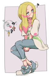  ? betuni blonde_hair blue_eyes closed_mouth collarbone commentary eyelashes facepaint female grey_eyes interlocked_fingers klefki long_hair mina_(pokemon) oversized_clothes oversized_shirt own_hands_together pants pokemon pokemon_(creature) pokemon_sm shirt shoes short_sleeves sitting sneakers torn_clothes torn_pants 